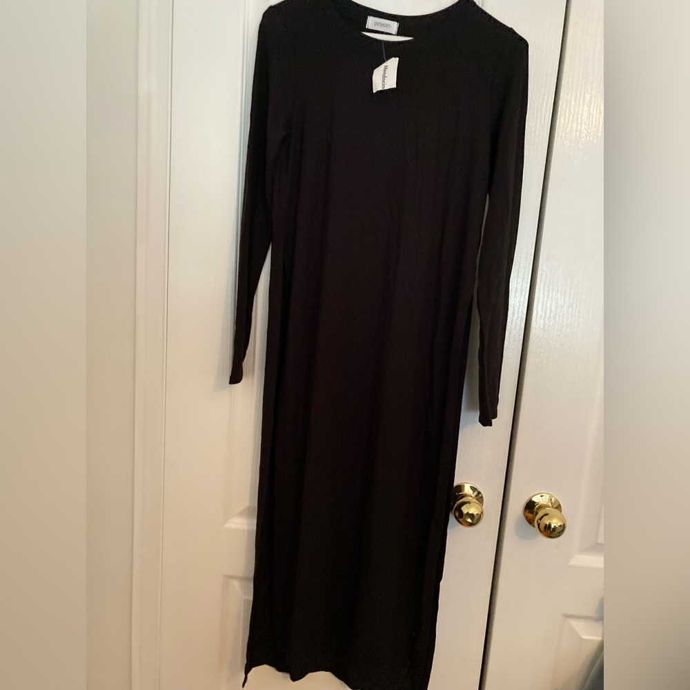 ✨NWT✨Mendocino Top with high side slits- Size small🖤